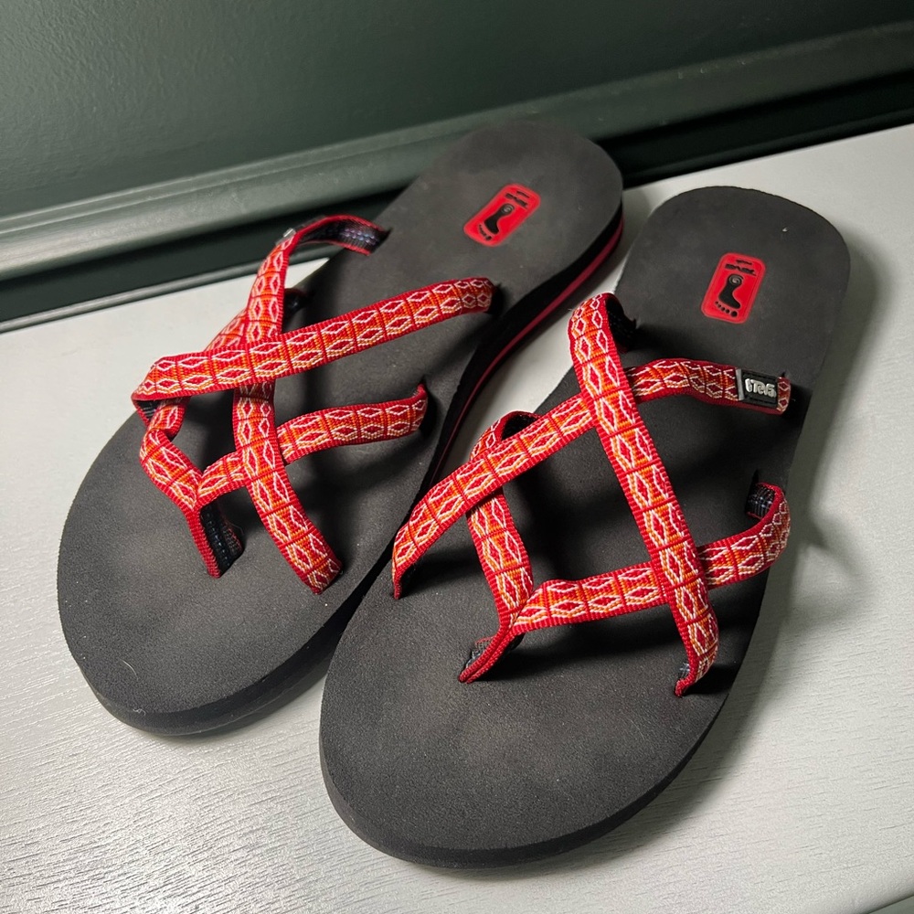 TEVA PINK RED ORANGE flip flops women’s sandals shoes size 9